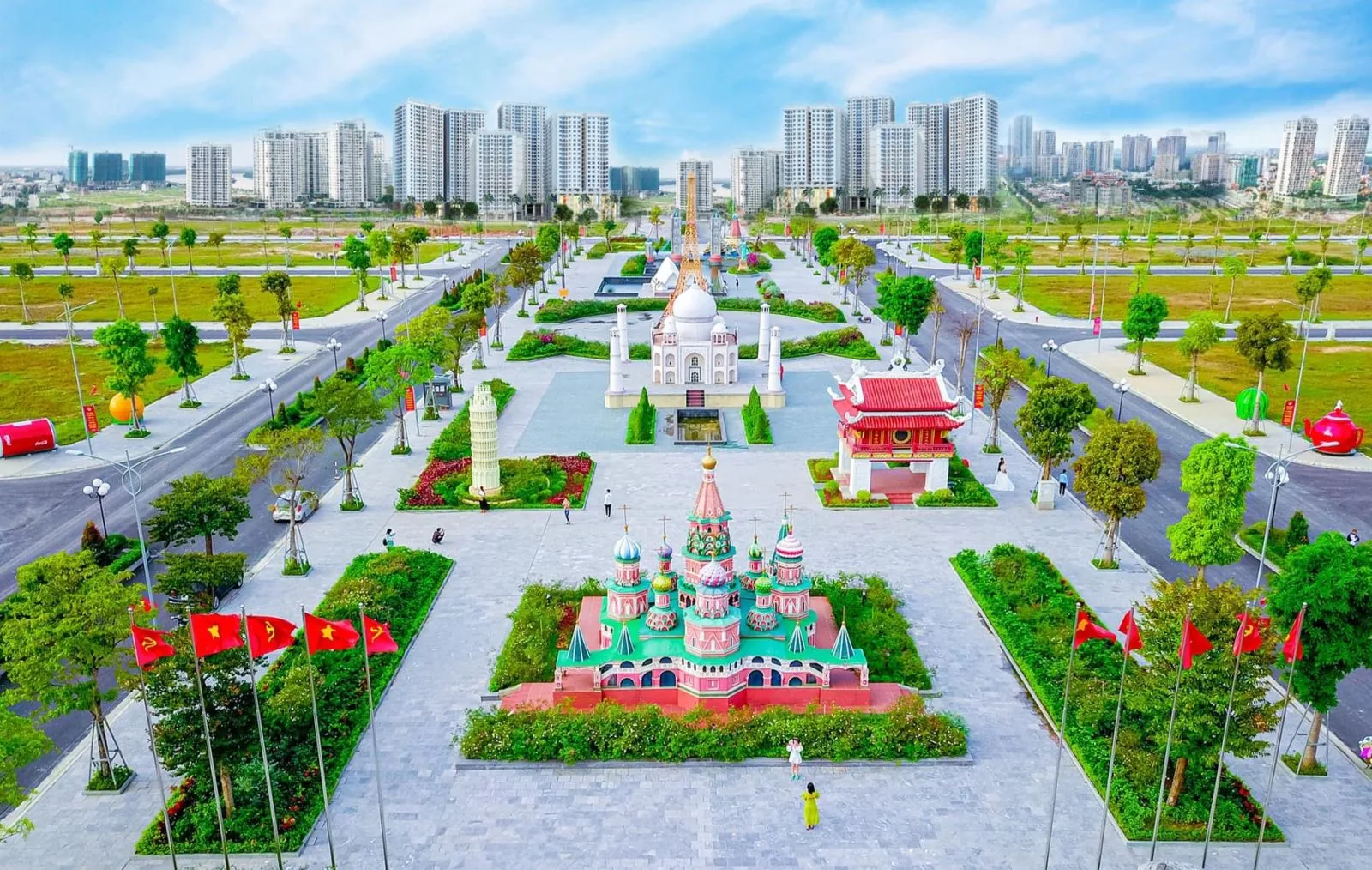 Công Viên 7 Kỳ Quan & Không Gian Xanh